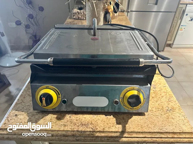 جهاز grill كبير للمطابخ والمطاعم بحالة ممتازة