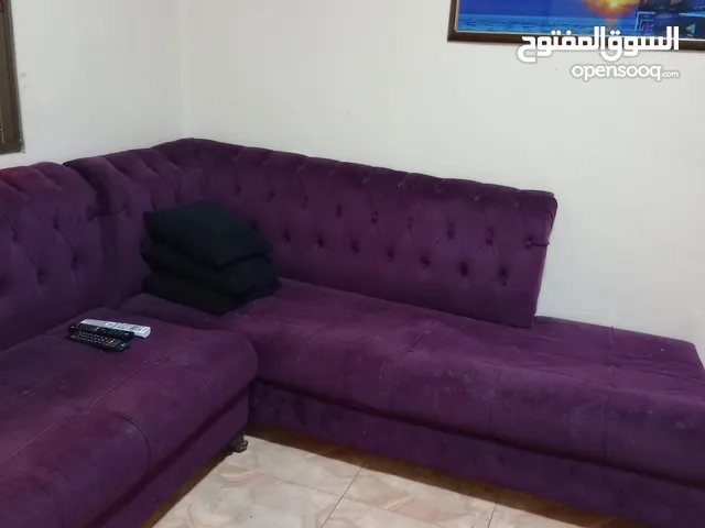 كنب للبيع لقطة
