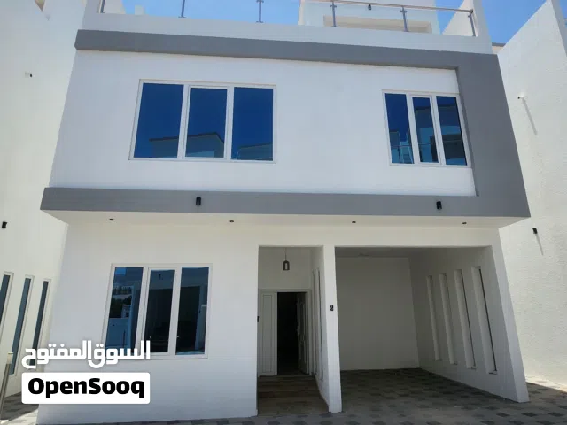 400 m2 5 Bedrooms Villa for Rent in Muscat Madinat As Sultan Qaboos