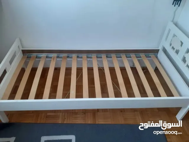 تخت اطفال من ايكيا عدد 2