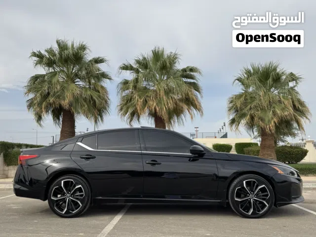 2023 Nissan Altima SR