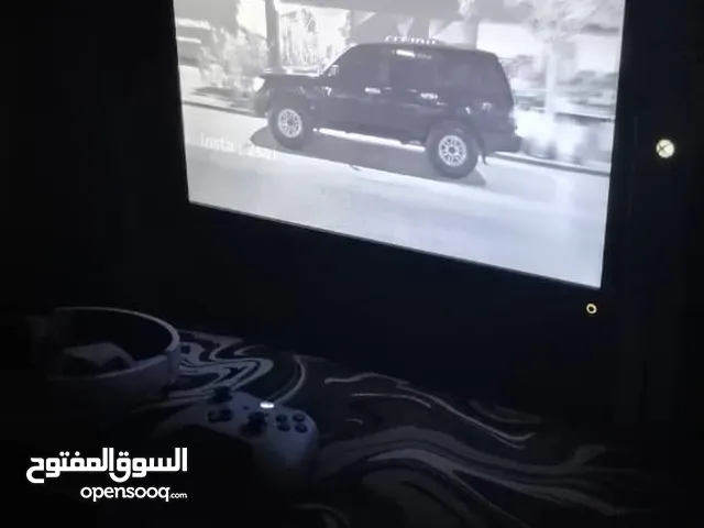 اكس بوكس للبيع مع شاشه وملحقاتها