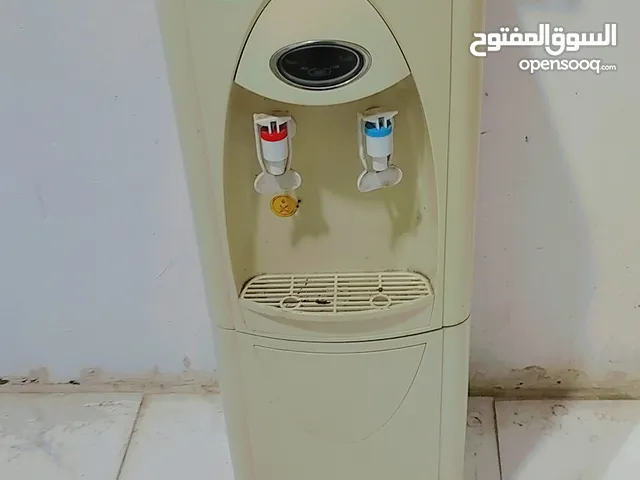 براد ماء حار بارد للبيع سعر 60 وبي مجال مكانه بصره من الداخلي