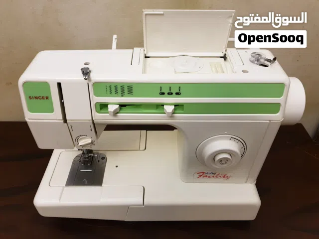مكينة خياطة سنجر مش مستعملة كانت مخزنة