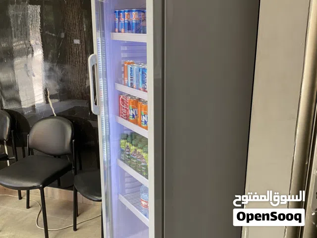 ثلاجة مشروبات دفة وحدة للبيع  شبه جديد  حالة ممتازة