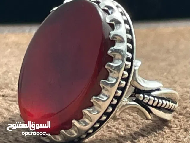 خاتم فاخر من العقيق الكبدي اليماني