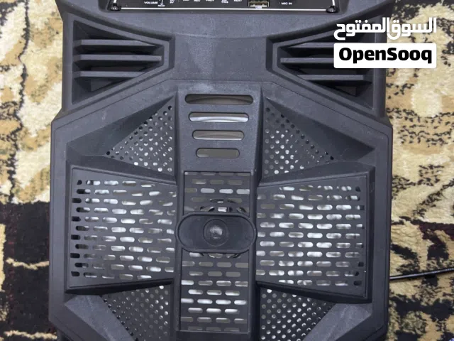 مكبر صوت بلوتوث وتستطيع تركيب مايكروفون لمجالس القرآن