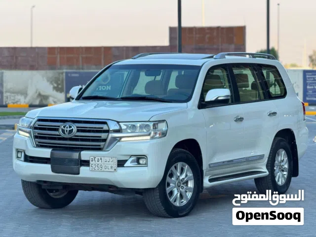 2016 Toyota Land Cruiser GXR