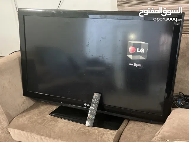 The LG model 42LD461F-TB with stand