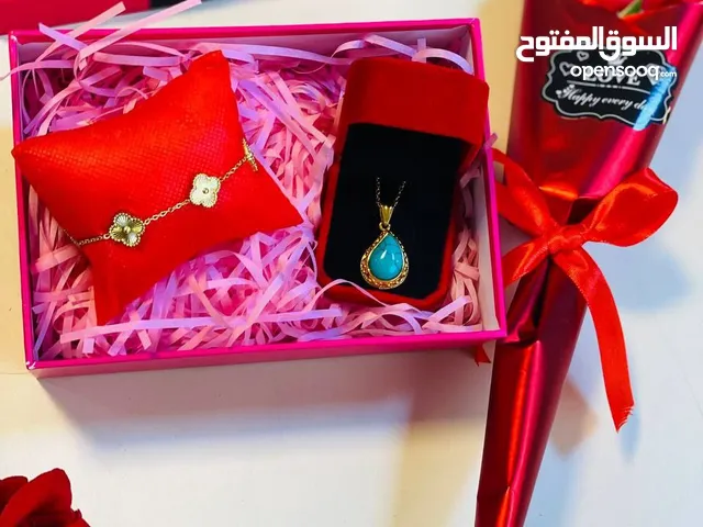 هديه عيد الام ولأي كلمة و أعمق من أي هدية