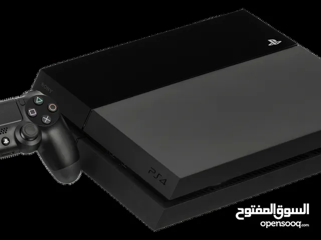 بلايستيشن 4 مستعمل نضيف فقط ب 800 شيكل مع يدين تحكم اصليات عدد 2 playstation 4 with tow controls