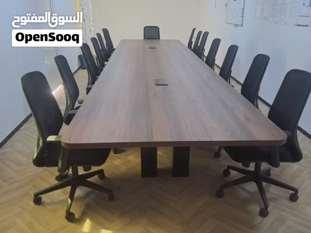 طاولات إجتماعات