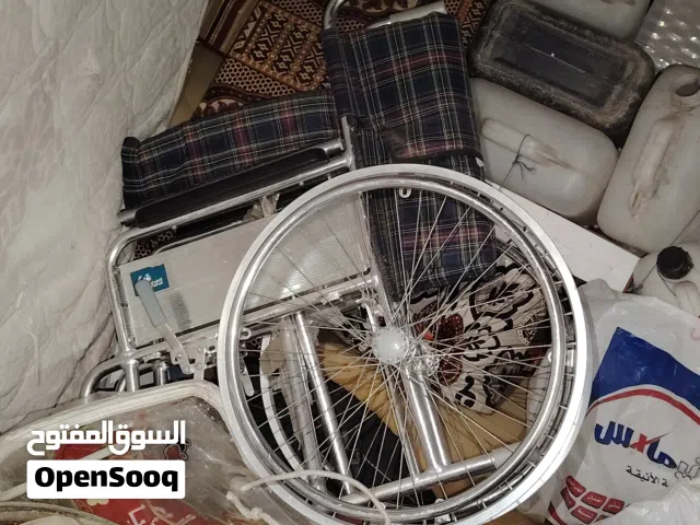 كرسي للمعاقين شبه جديد