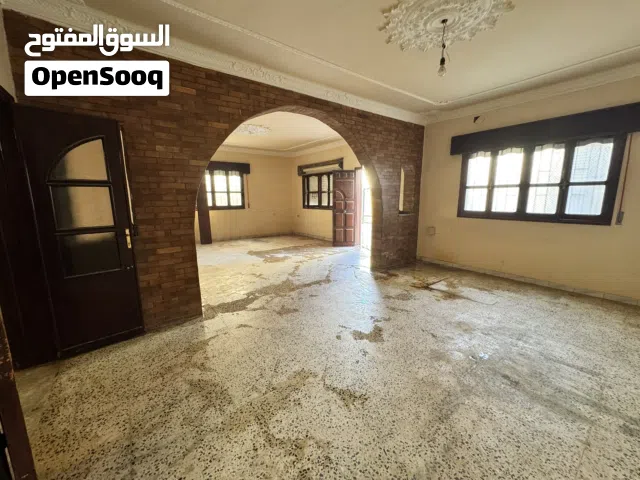 فيلا 3 طوابق جنزور للبيع