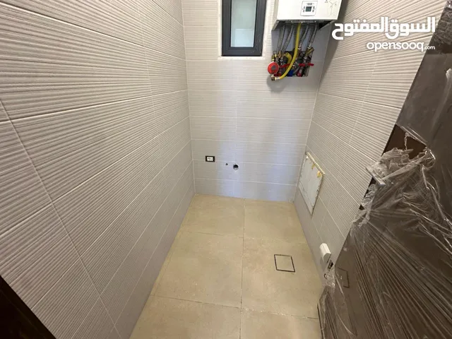 Unfurnished apartment for sale in Dahyet Al Nakheel ( Property 41662 )-174782762