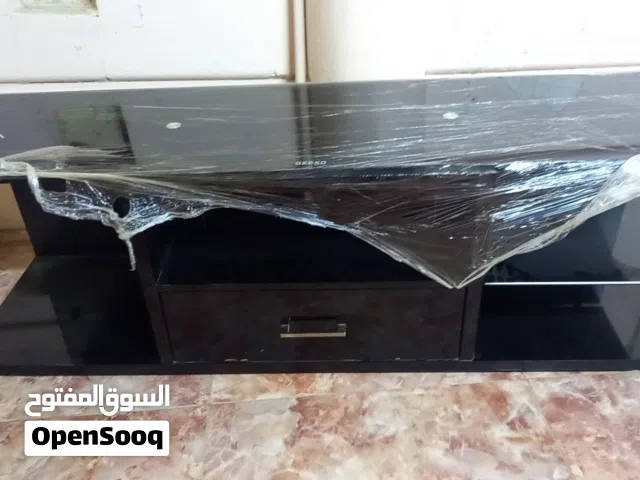 طاوله بلازمها نضيفه جداا
