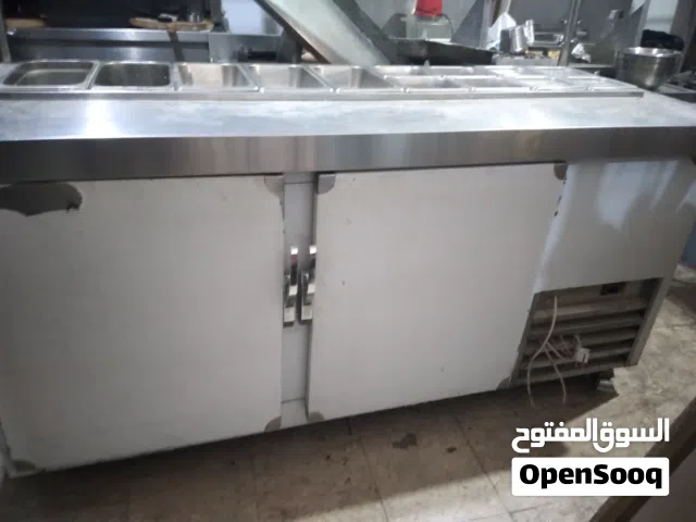 ثلاجة سلطان حجم كبير ستيل شبه جديدة طول 235 + بالميري حار متر ونصف كهرباء