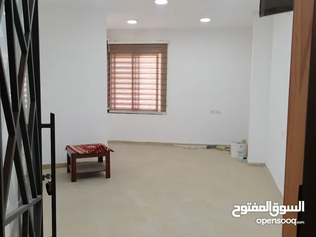 مكتب 20 متر مربع