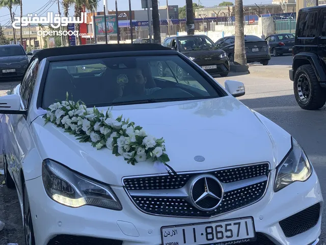 Mercedes E200 2016 لون أبيض كشف للأعراس ، أحمد الشرمان لتأجير سيارات الأعراس