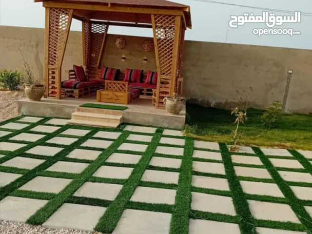 نحصد وانعشب وانقلم في الاشجار و انداوى ف المعشب