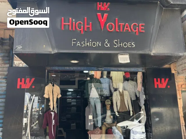 ديكور محل البسه ومليكانات وكارمه الكابوند مميزه للبيع