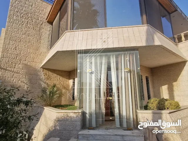 843 m2 5 Bedrooms Villa for Sale in Amman Abdoun