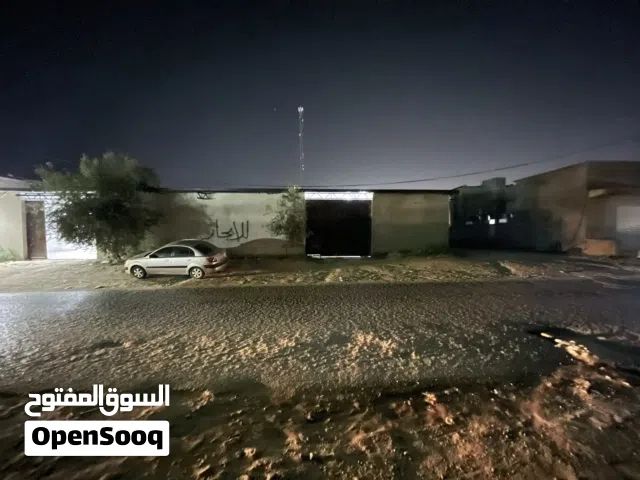 لإيجار  يتوفر عدد (2) قطع أرض للإيجار، مساحة كل قطعة 300 متر مربع.
