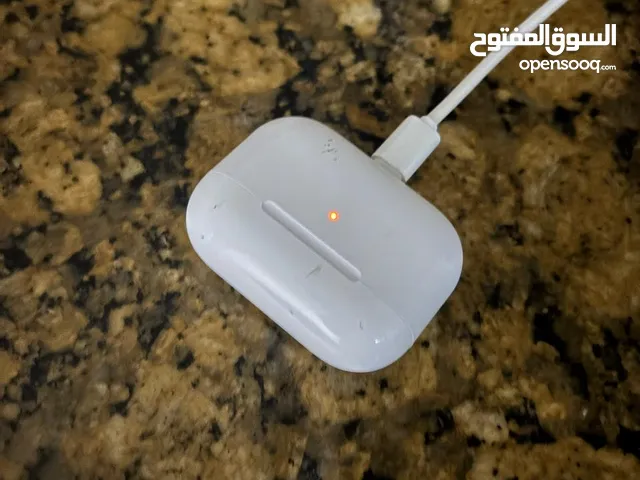 airpod apple مستعمل اشي بسيط بحالة الجديد