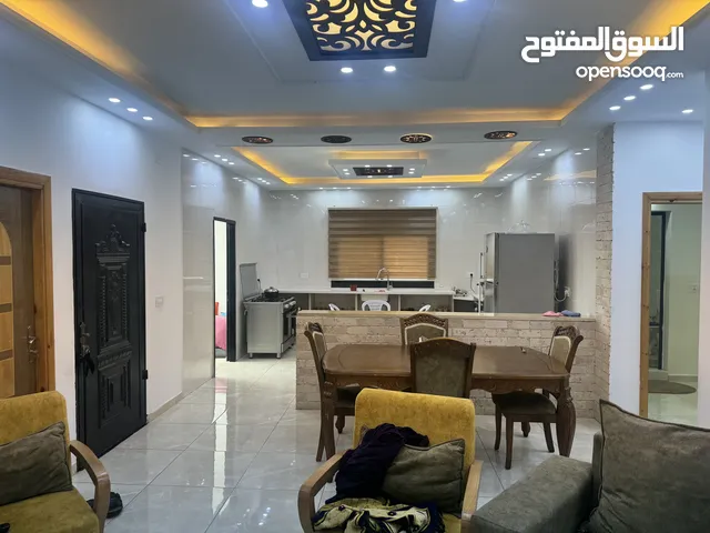 174m2 4 Bedrooms Apartments for Sale in Jenin Kharooba