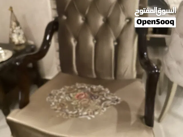 كنب طقم كامل مع برادي و سجاده بحاله ممتازه
