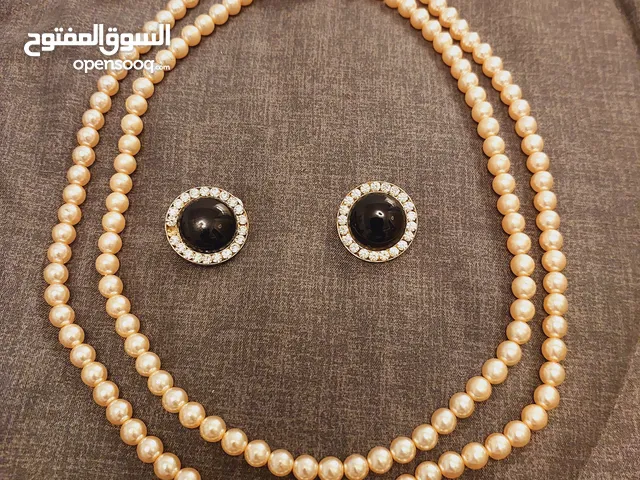 عقد لؤلؤ طبيعي طبقتين مع حلق ستاتي صنف بريميوم