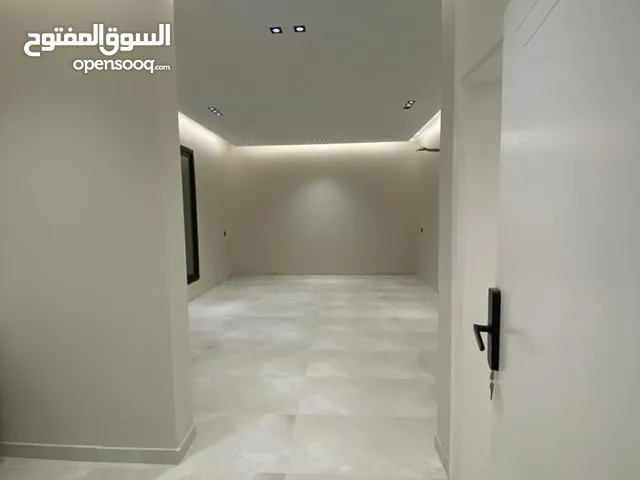 180 m2 1 Bedroom Apartments for Rent in Dammam Al Hamra