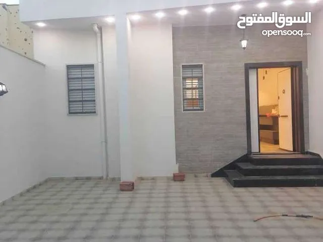 180 m2 3 Bedrooms Townhouse for Rent in Tripoli Ain Zara