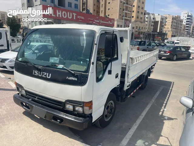 Box Isuzu 2003 in Farwaniya