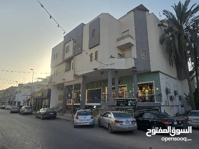 مبنى تجاري سكني للبيع في سوق الجمعة، شارع عويطي