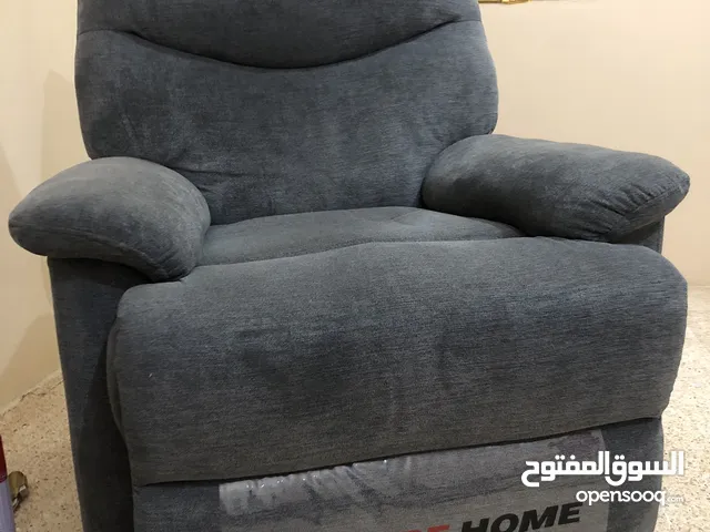 Single recliner sofa