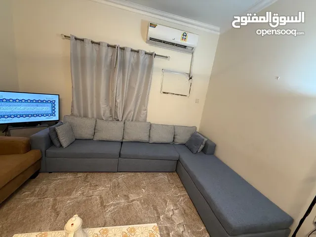 غرفة جلوس نظيفه جدا للبيع