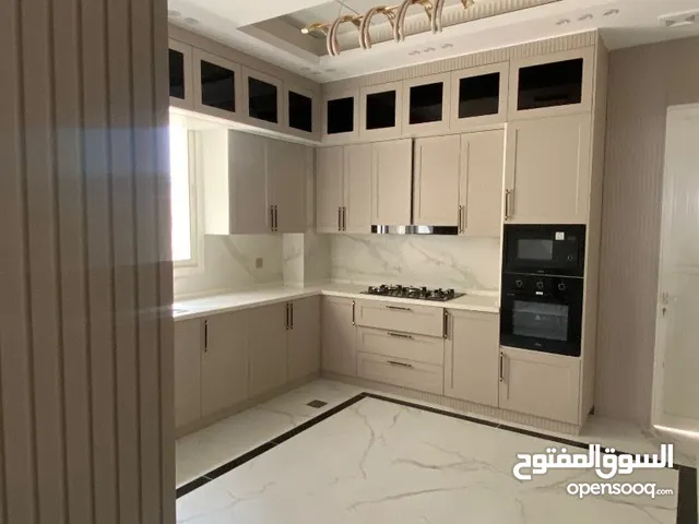 امتلك فرصتك الذهبية لفيلا فاخرة في الزاهية