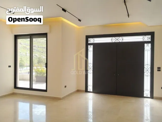 في عبدون الجنوبي روف مميز 500م داخلي وخارجي بتشطيبات راقية وأطلاله خلابه / ref 1101