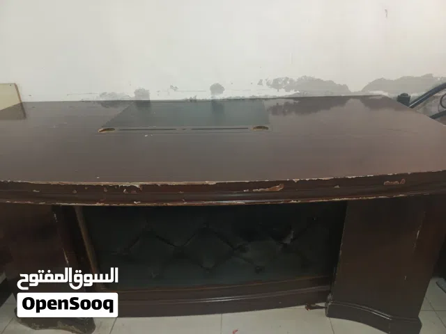 مكتب تنفيذي كلاسيكي فخم وضخم جداً، بحجم مثالي للشركات، مكاتب المدراء، (بحاجة لصيانه)