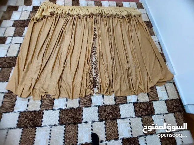 ستائر شبه جديدة