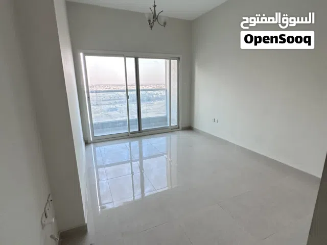 متاح للإيجار السنوي شقه مكونه من غرفتين وصاله وبلكونه مفتوحه ومساحه ممتازه جدا ا