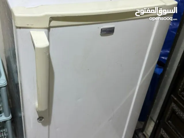 ثلاحه حجمها متوسط بحاله ممتازة للبيع العاجل 200 قابل