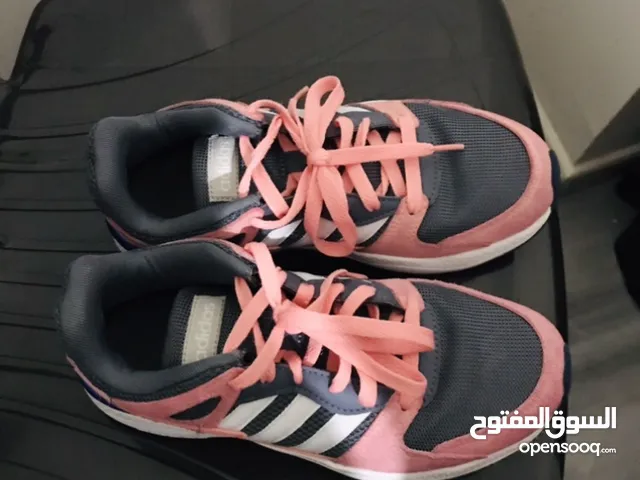 Pink Sport Shoes in Amman