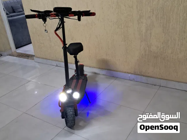 سكوتر كهربائي شبه جديد