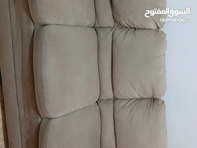 طقم كنب الدب بحالة لجديد لون بيج