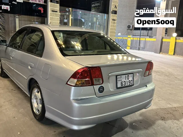 2005 هوندا سيفيك Standard