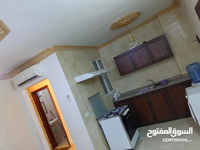 شقه مفروشه للايجار خلف المستشفى التخصصي اربد