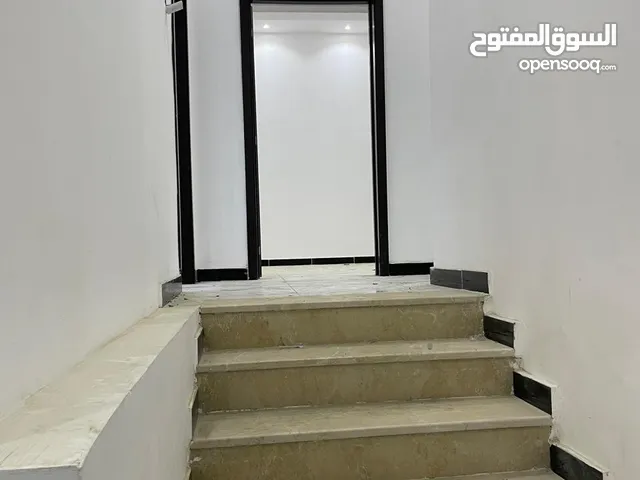 240 m2 Studio Villa for Rent in Ajman Al-Zahya