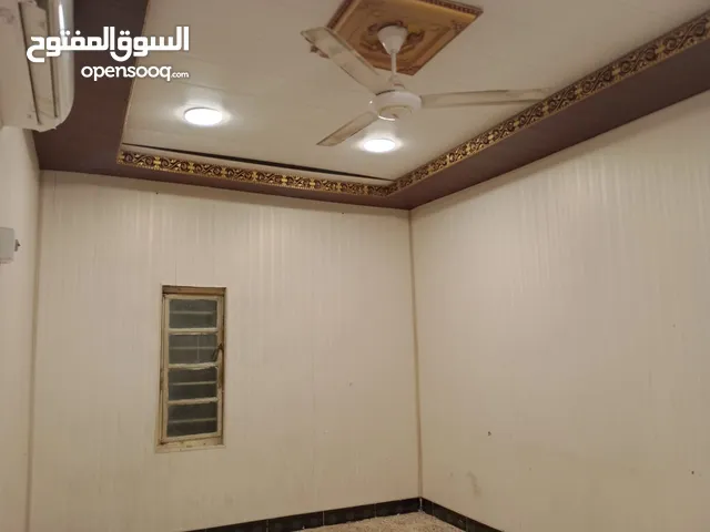 150m2 2 Bedrooms Apartments for Rent in Basra Tuwaisa
